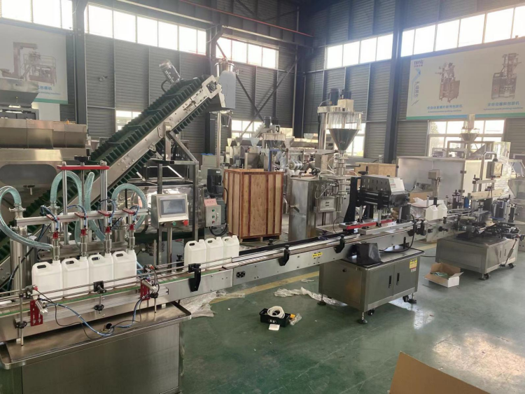 4-head liquid filling production line(图1)
